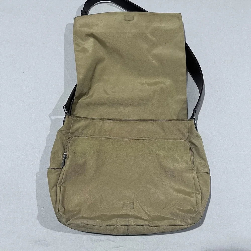Vintage Tumi Womens Beige Crossbody Shoulder Messanger Bag Purse Leather Trim